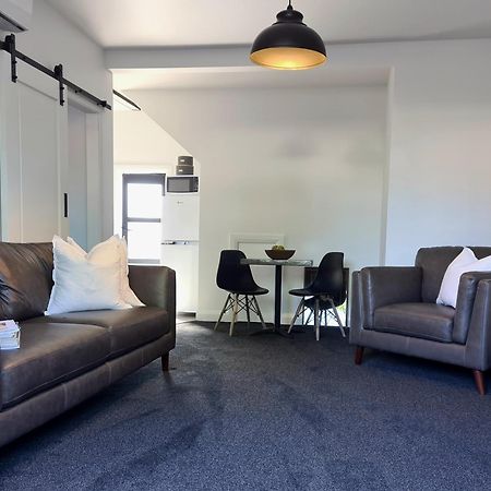 Apartment 1 - Haddin Court - Executive One Bedroom ブレナム エクステリア 写真
